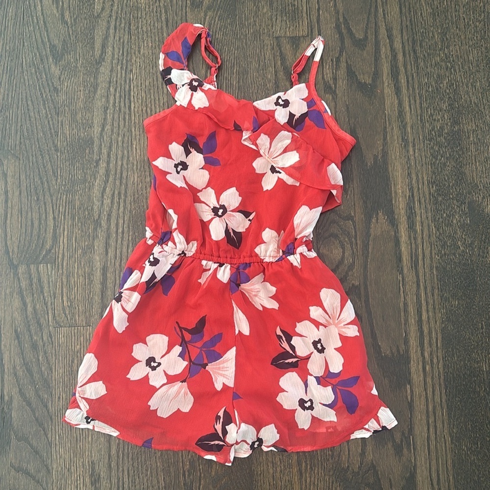 Abercrombie and fitch kids romper. Has pockets. Size 11/12.